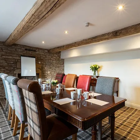 The Greyhound 3* Shap