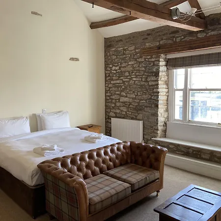 The Greyhound Bed & Breakfast 3*