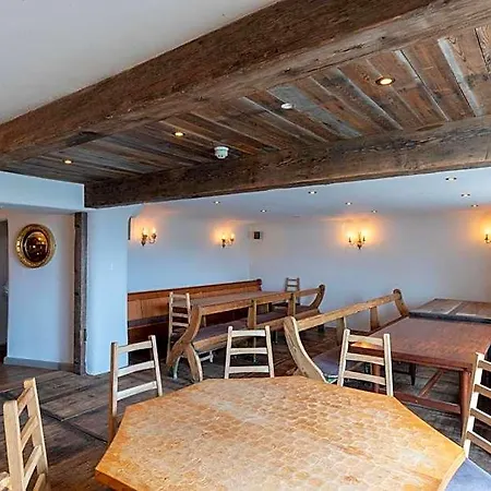 The Greyhound Bed & Breakfast