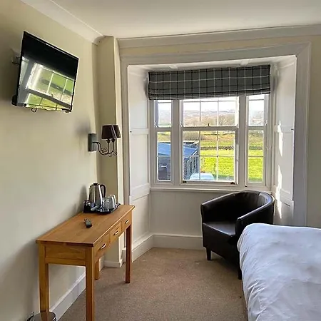 The Greyhound 3* Shap