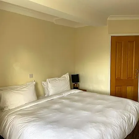 The Greyhound Bed & Breakfast 3*
