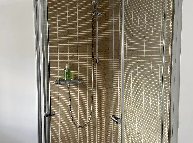 Bed & Breakfast The Greyhound 3*