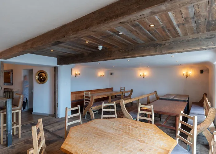 The Greyhound Bed & Breakfast Shap